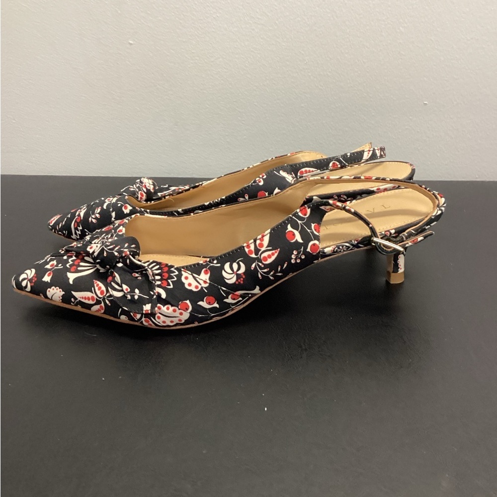Talbots Chic Black Floral Slingback Heels - Picture 2 of 3